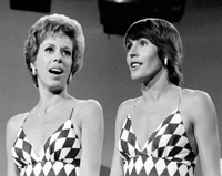 Carol Burnett Helen Reddy 1973.JPG