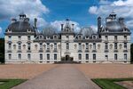Cheverny-Chateau-VueFrontale.jpg