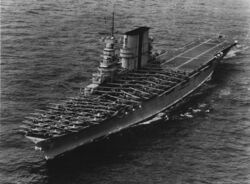 USS Saratoga (CV-3) landing planes on 6 June 1935 (80-G-651292).jpg
