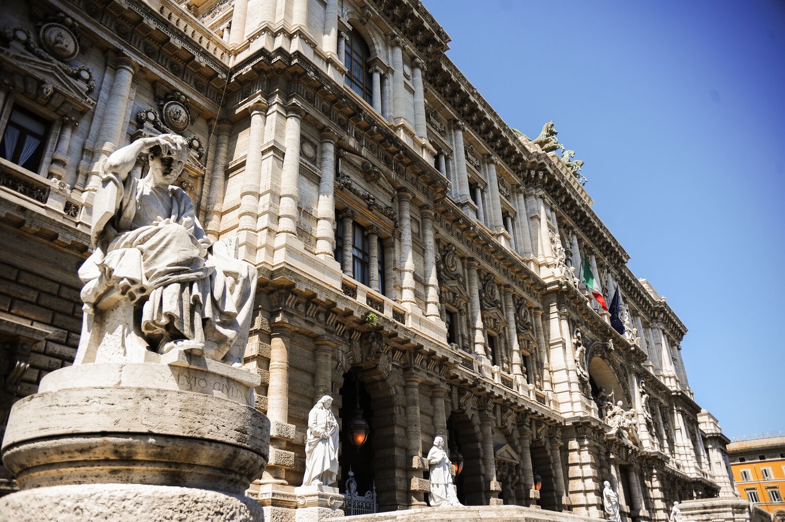 Salvio Giuliano Monument in front of the Palace of Justice, Rome (Palazzo di Giustizia), Prati District, Rome, Italy.jpg