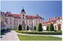 Valtice castle courtyard.JPG