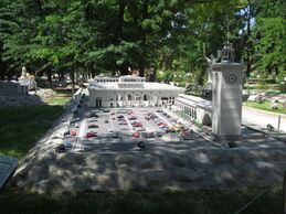 БПМ. Сімферопольський залізничний вокзал.jpg