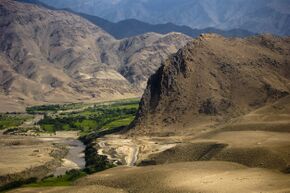 Stark contrasts in Afghanistan - 080907-F-0168M-071.jpg