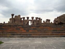 Zvartnots temple1.JPG