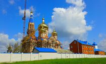 (01) WIKIPEDIA NEW ORTHODOX CATHEDRAL AT BRAILOV MONASTERY IN TOWN OF BAR VINNYTSIA REGION STATE OF UKRAINE 20150503.jpg