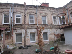 Яблочкова ул дом 7 пристройка во дворе.jpg