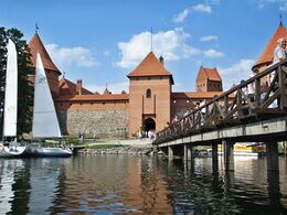 Trakai-bridge.jpg