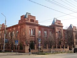 Клиника глазных болезней вид с угла.jpg