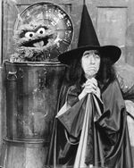 Sesame Street Margaret Hamilton Oscar The Grouch 1976.jpg
