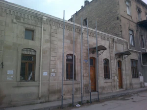 Building of the bath on 83 Murtuza Mukhtarov Street (2).jpg