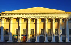 Вид с главного входа.jpg