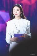 180503 서현진 04.jpg