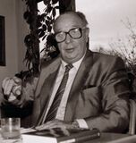 Vennamo1989 (cropped).jpg