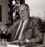 Vennamo1989 (cropped).jpg