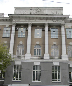 Главпочтамт фасад с ул Чапаева Саратов.jpg