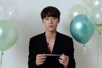 마리끌레르 팝퀴즈를 하는 이도현.jpg