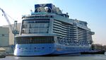 Anthem of the Seas 08 (cropped) (contrast).JPG
