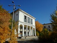 Западный фасад ДКиТ ВГТЗ.JPG