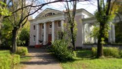 Усадьба "Пехра-Яковлевская". Флигель восточный..jpg