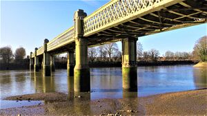 Kew Railway Bridge over Thames.jpg