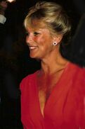 Linda Evans.jpg