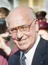 Lennart Meri, Raekoja platsil 99 (cropped).jpg