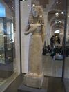 La dame d'Auxerre (Louvre, MA 3098).jpg