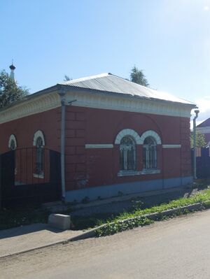 Белозерск, здание провиантского магазина, набережная 47Б.jpg