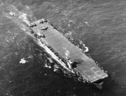 USS Makin Island (CVE-93) underway in February 1945.jpeg