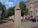 Санкт-Петербург, ул. Некрасова ¦ ул. Маяковского, бюст В.В. Маяковского.jpg