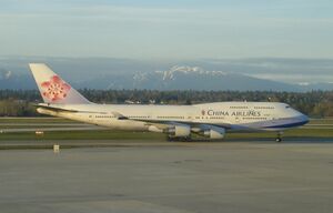 China Airlines Boeing 747-400 arriving in Vancouver.jpg