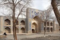 La médersa Nadir Divangebi (Boukhara, Ouzbékistan) (5680501848).jpg