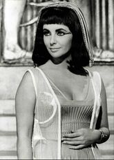 Elizabeth Taylor Cleopatra 1963.JPG