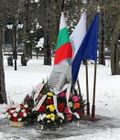 Паметник в Омуртаг.jpg