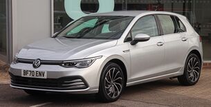 2020 Volkswagen Golf Style 1.5 Front.jpg