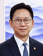 Bae Kyung-hoon 250910.jpg