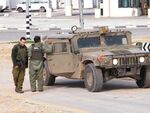IDF soldier at Qalqilya checkpoint.jpg