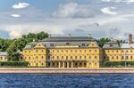 Menshikov Palace in SPB 01.jpg