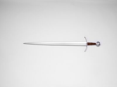 Albion Kingmaker Medieval Sword 2 (6093075939).jpg