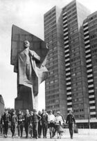 Bundesarchiv Bild 183-J0722-0031-001, Berlin, III. Kinder- und Jugendspartakiade, Teilnehmer.jpg