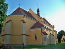 Дзвіниця к-лу Успення Пресвятої Богородиці та костел.JPG