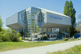 Dolphinarium-Varna.jpg