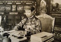 Emperor Khai Dinh 1916.jpg