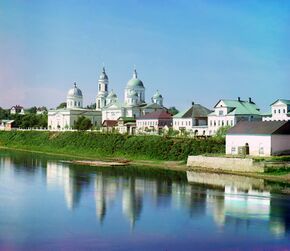 Sergei Prokudin-Gorskii, Cathedral of the Transfigured Saviour and the Church of the Entry into Jerusalem, Torzhok, Russian Empire, 1910.jpg