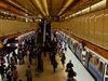 Platform in Dingxi Station of the Taipei metro.JPG