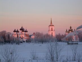 Соборная площадь утром.jpg