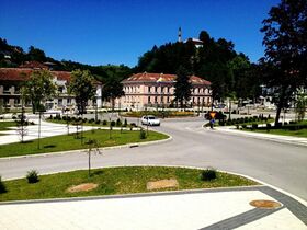 Cazin - New Square.jpg