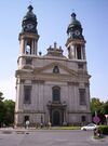 Pápa Nagytemplom front.jpg