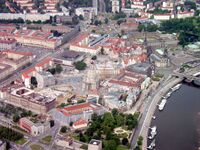 Dresden Luftbild Stadtteil Altstadt Ostansicht 2005.jpg