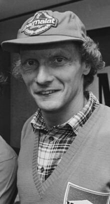 Anefo 933-1302 Huub Rothengatter, Alain Prost, Niki Lauda 29.10.1984 Lauda crop.jpg